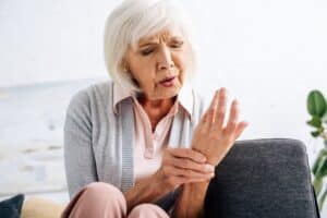 managing arthritis pain in the wrist